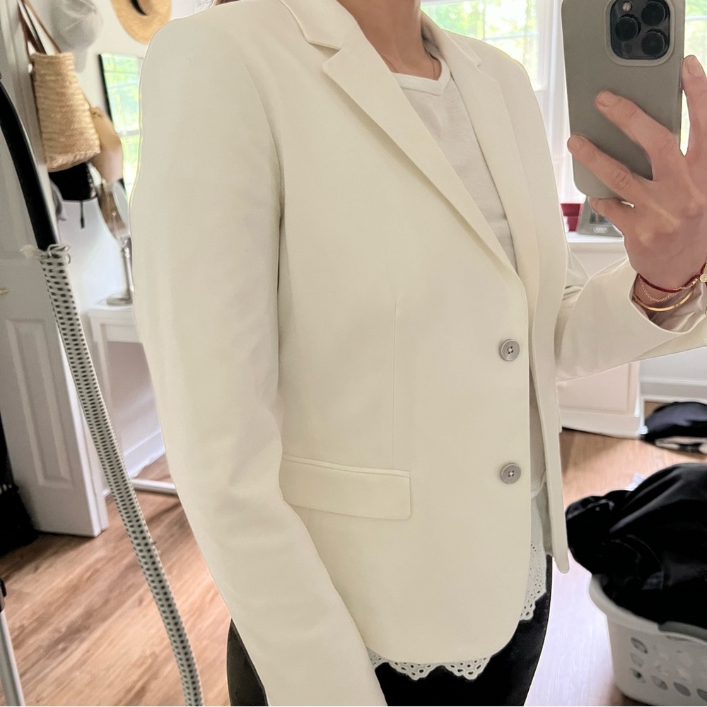 White blazer - Picture 10 of 10